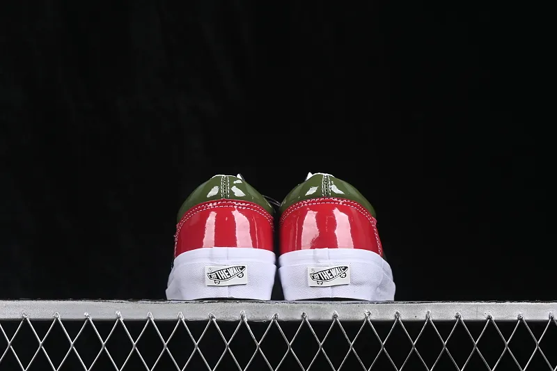 All categories Vans Vans series Vans Low Vans low top Vans Old Skool Vans patent leather low-top casual skateboard shoes VN000E8VCCZ